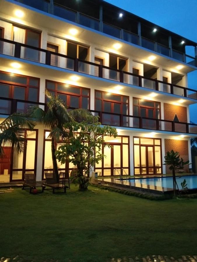 Hi Win Hotel Chilaw Dış mekan fotoğraf