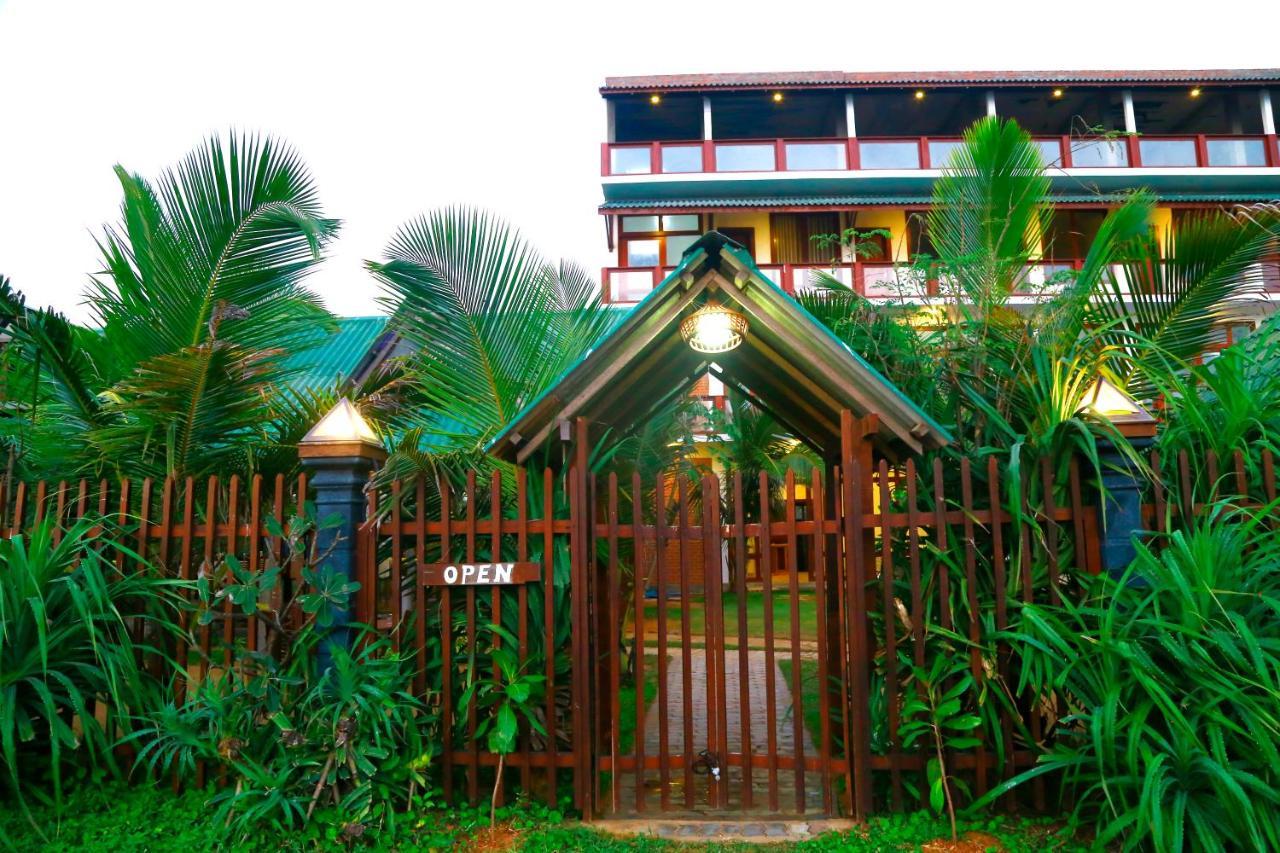 Hi Win Hotel Chilaw Dış mekan fotoğraf