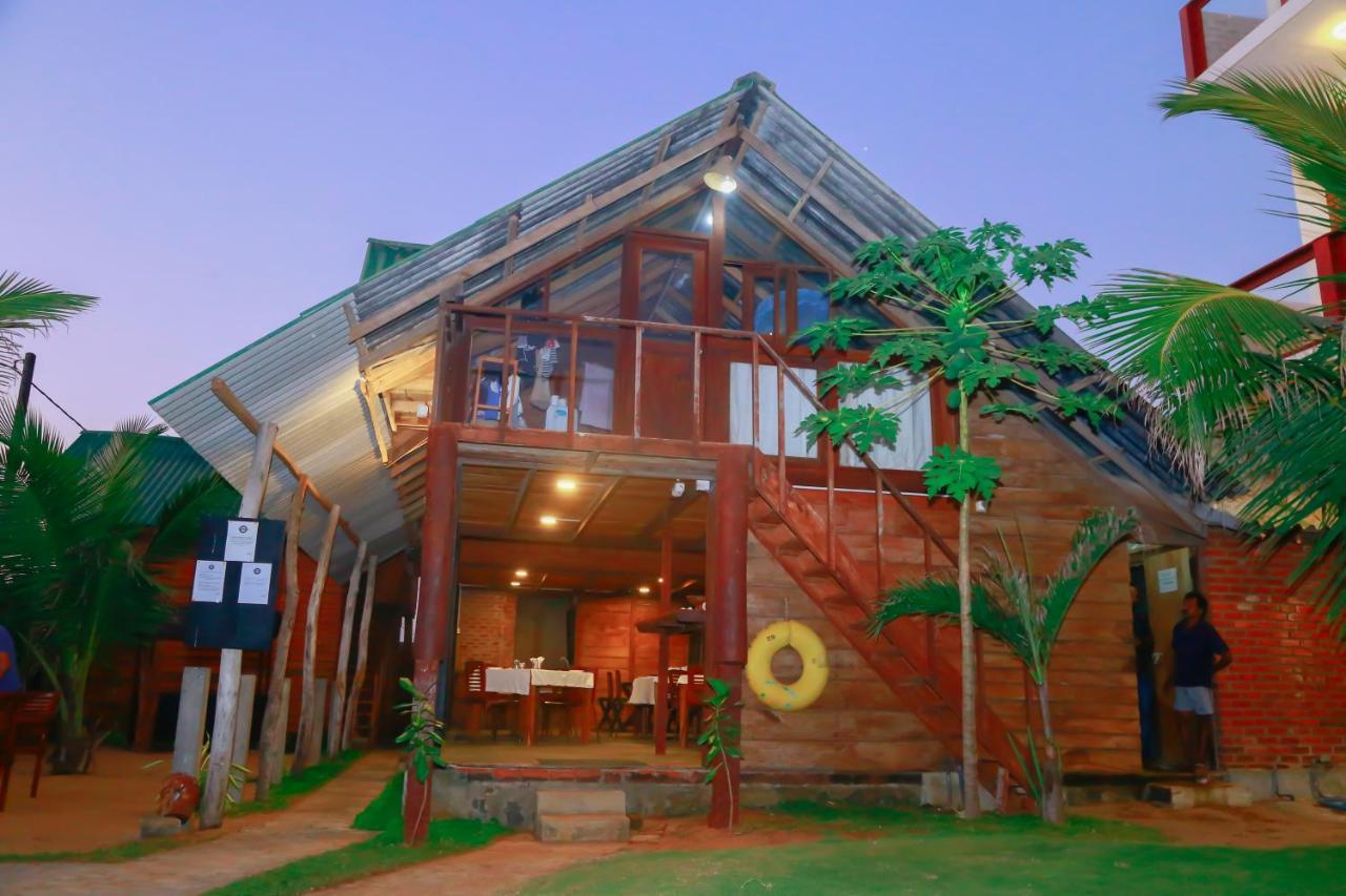 Hi Win Hotel Chilaw Dış mekan fotoğraf