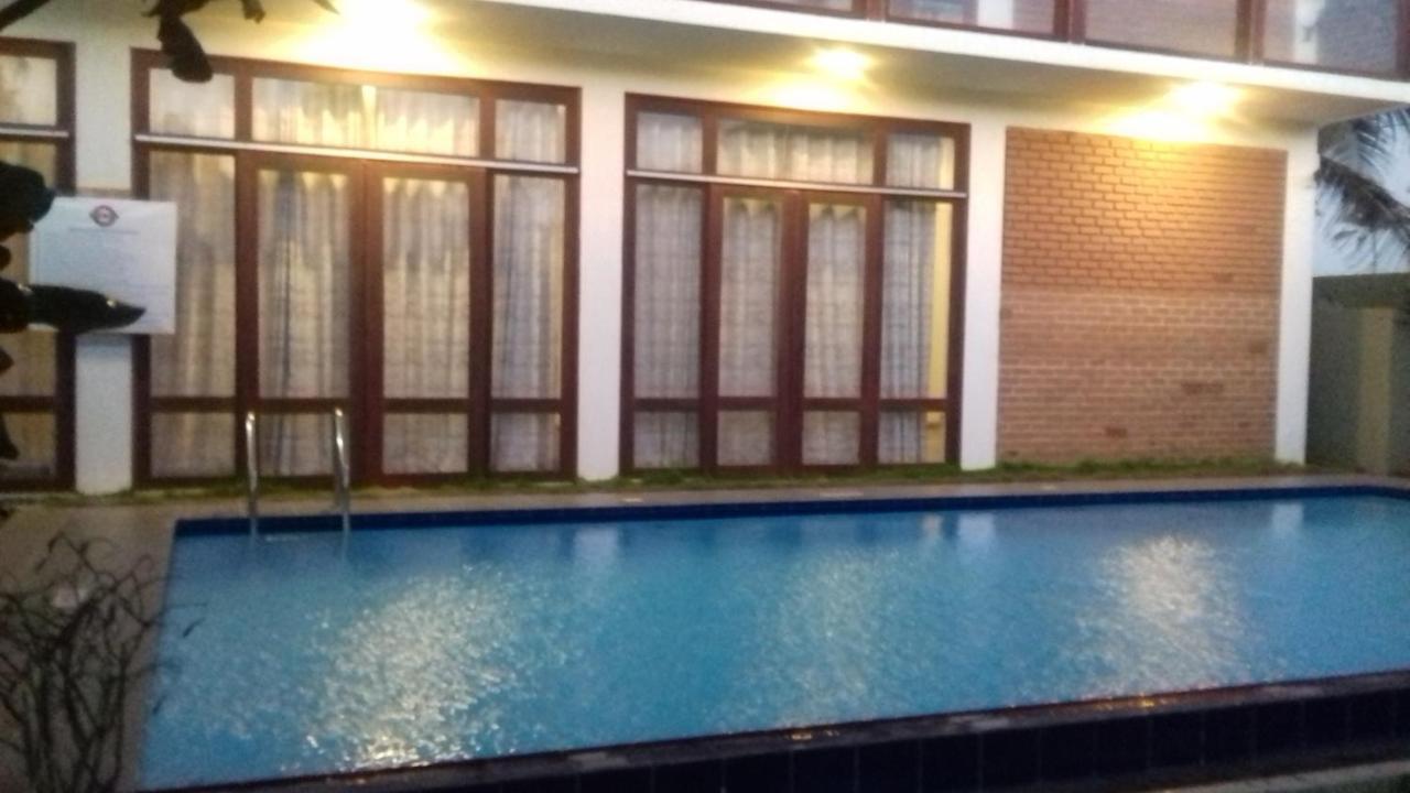 Hi Win Hotel Chilaw Dış mekan fotoğraf